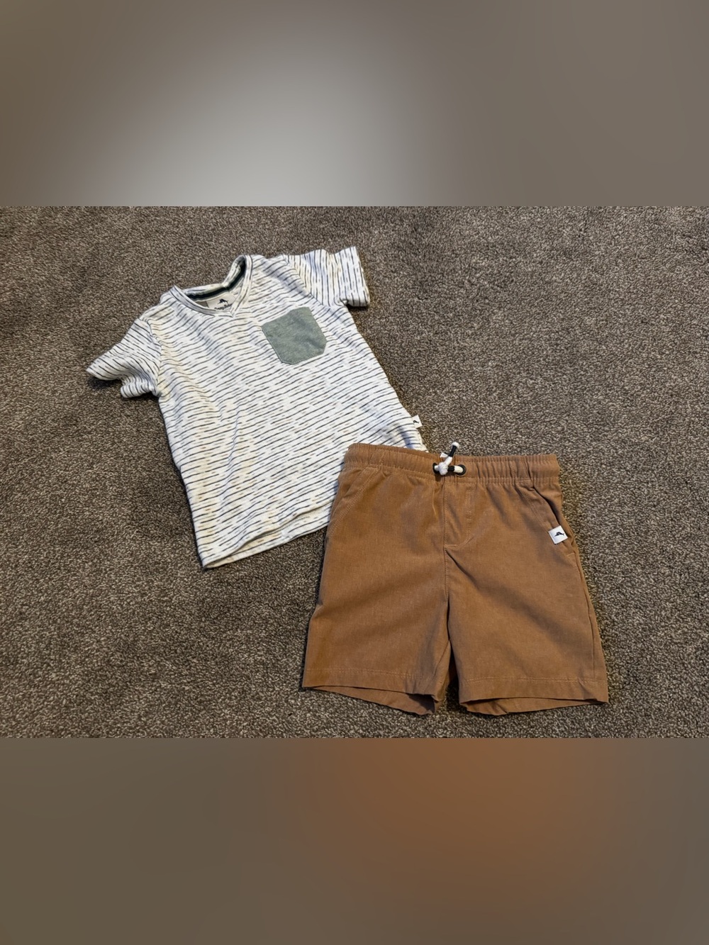 Tommy Bahama 2T Toddler Boys Short Sleeve t shirt and shorts set Stripes Khaki